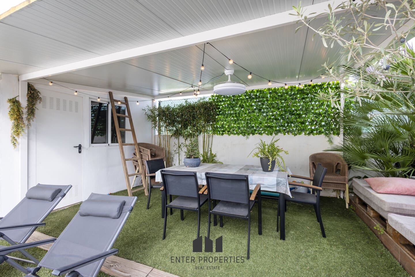 3 soverom Villa til salgs i Montserrat med svømmebasseng garasje - € 349 000 (Ref: 9450408)