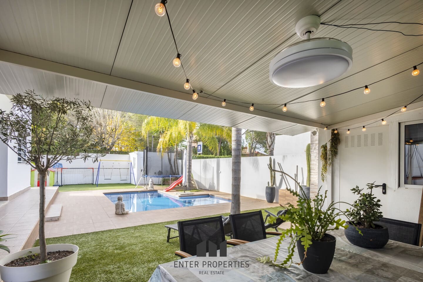 3 soverom Villa til salgs i Montserrat med svømmebasseng garasje - € 349 000 (Ref: 9450408)