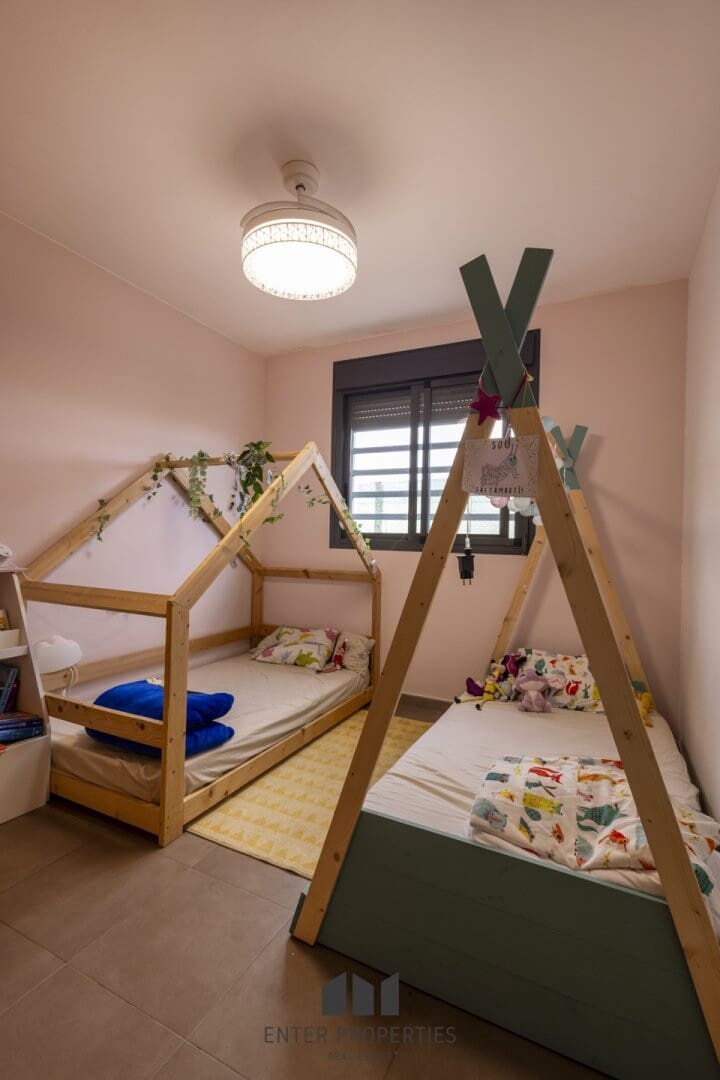 3 soverom Villa til salgs i Montserrat med svømmebasseng garasje - € 349 000 (Ref: 9450408)