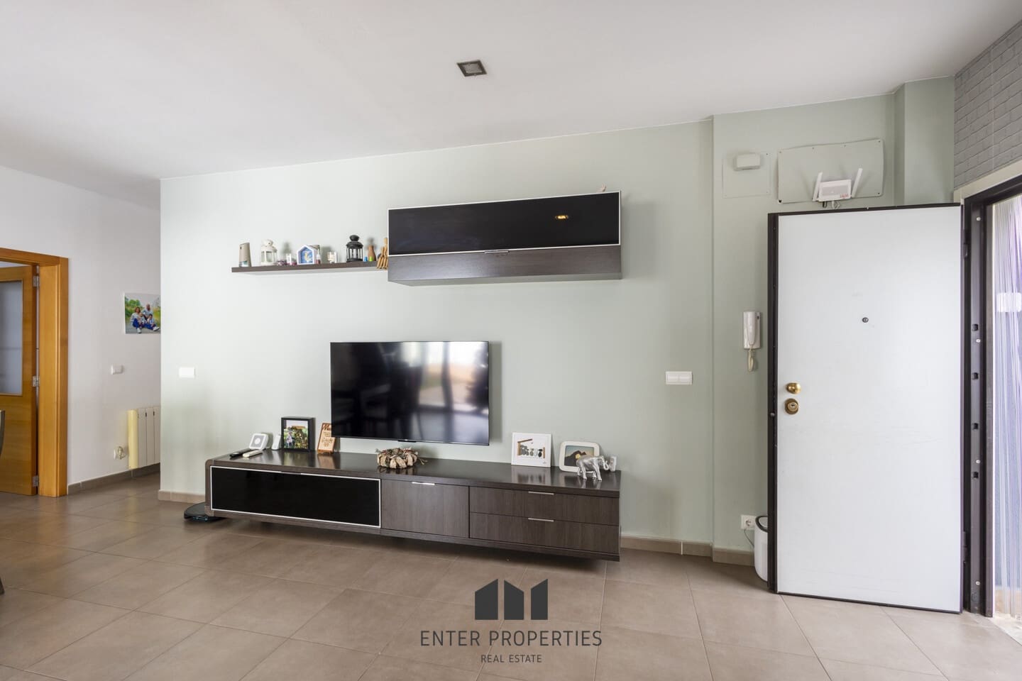 3 soverom Villa til salgs i Montserrat med svømmebasseng garasje - € 349 000 (Ref: 9450408)