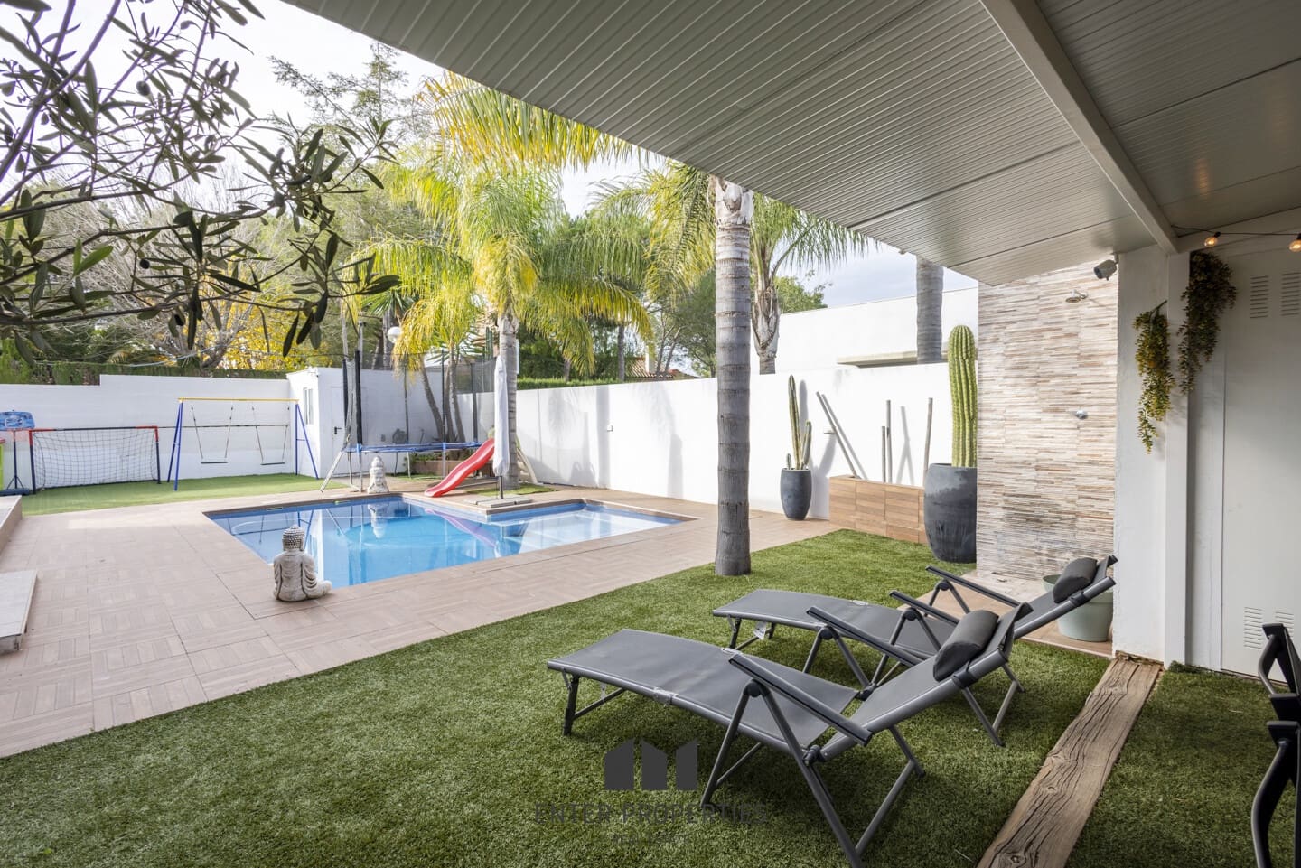 3 soverom Villa til salgs i Montserrat med svømmebasseng garasje - € 349 000 (Ref: 9450408)