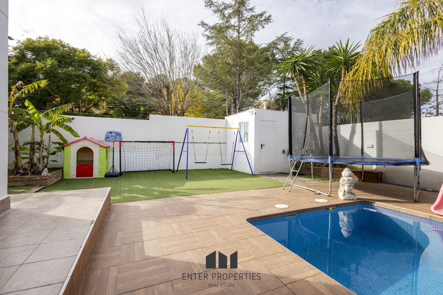 3 soverom Villa til salgs i Montserrat med svømmebasseng garasje - € 349 000 (Ref: 9450408)