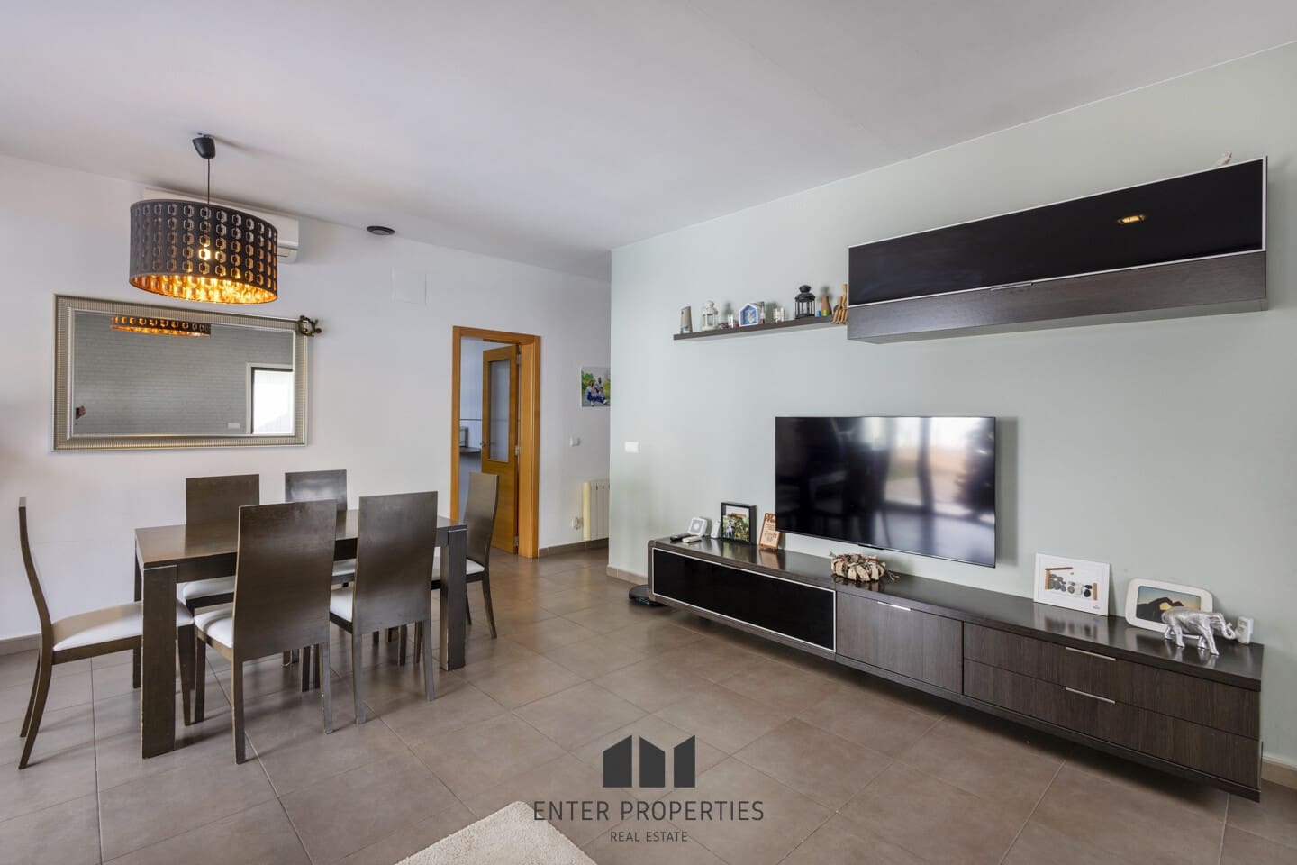 3 soverom Villa til salgs i Montserrat med svømmebasseng garasje - € 349 000 (Ref: 9450408)