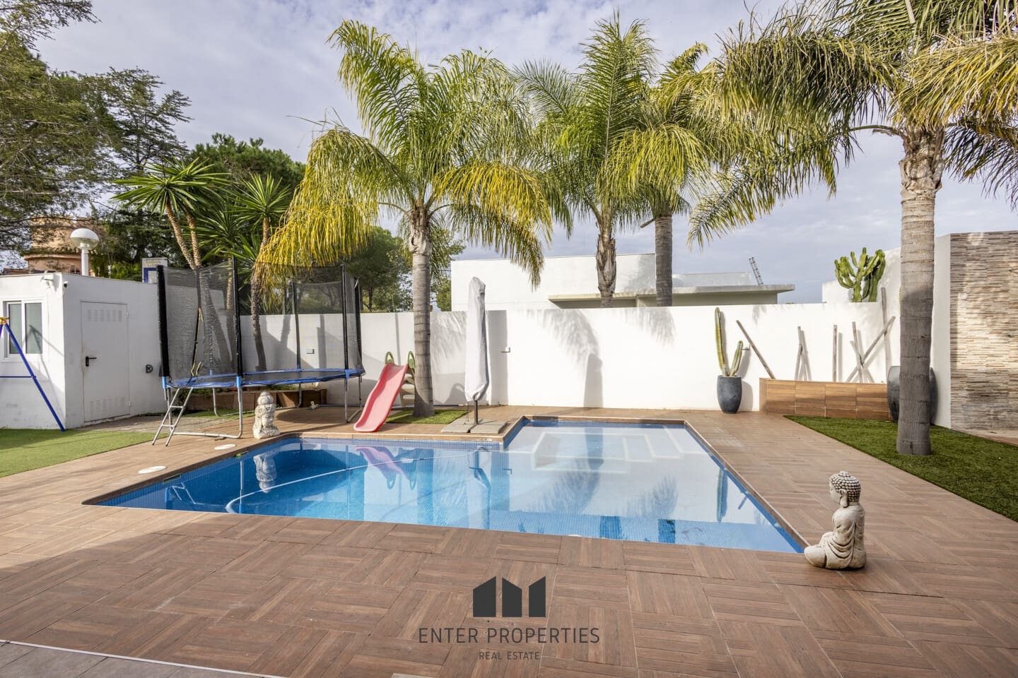 3 soverom Villa til salgs i Montserrat med svømmebasseng garasje - € 349 000 (Ref: 9450408)