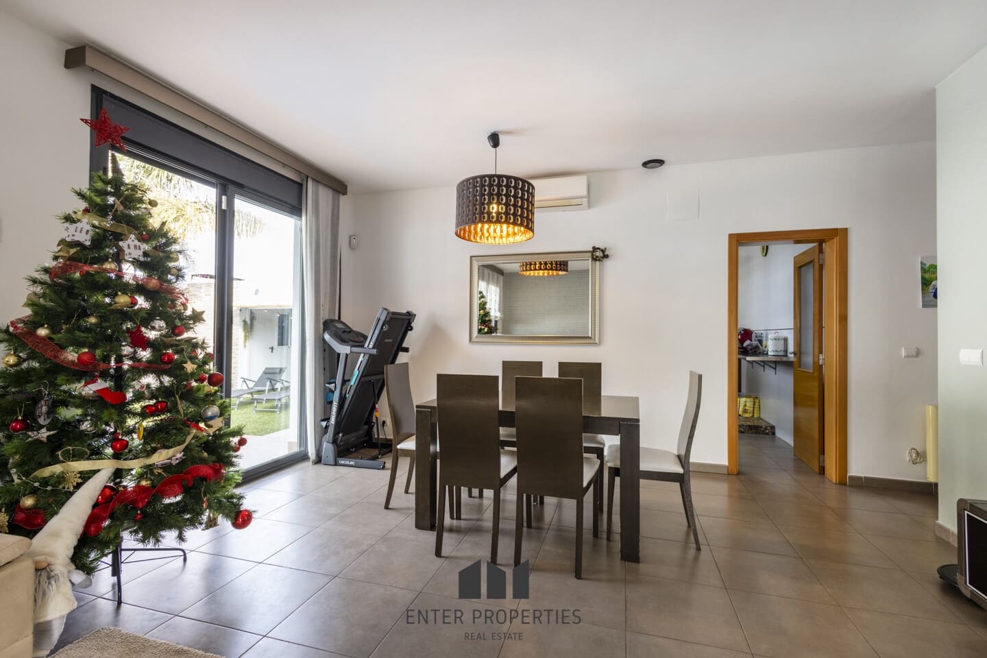 3 soverom Villa til salgs i Montserrat med svømmebasseng garasje - € 349 000 (Ref: 9450408)