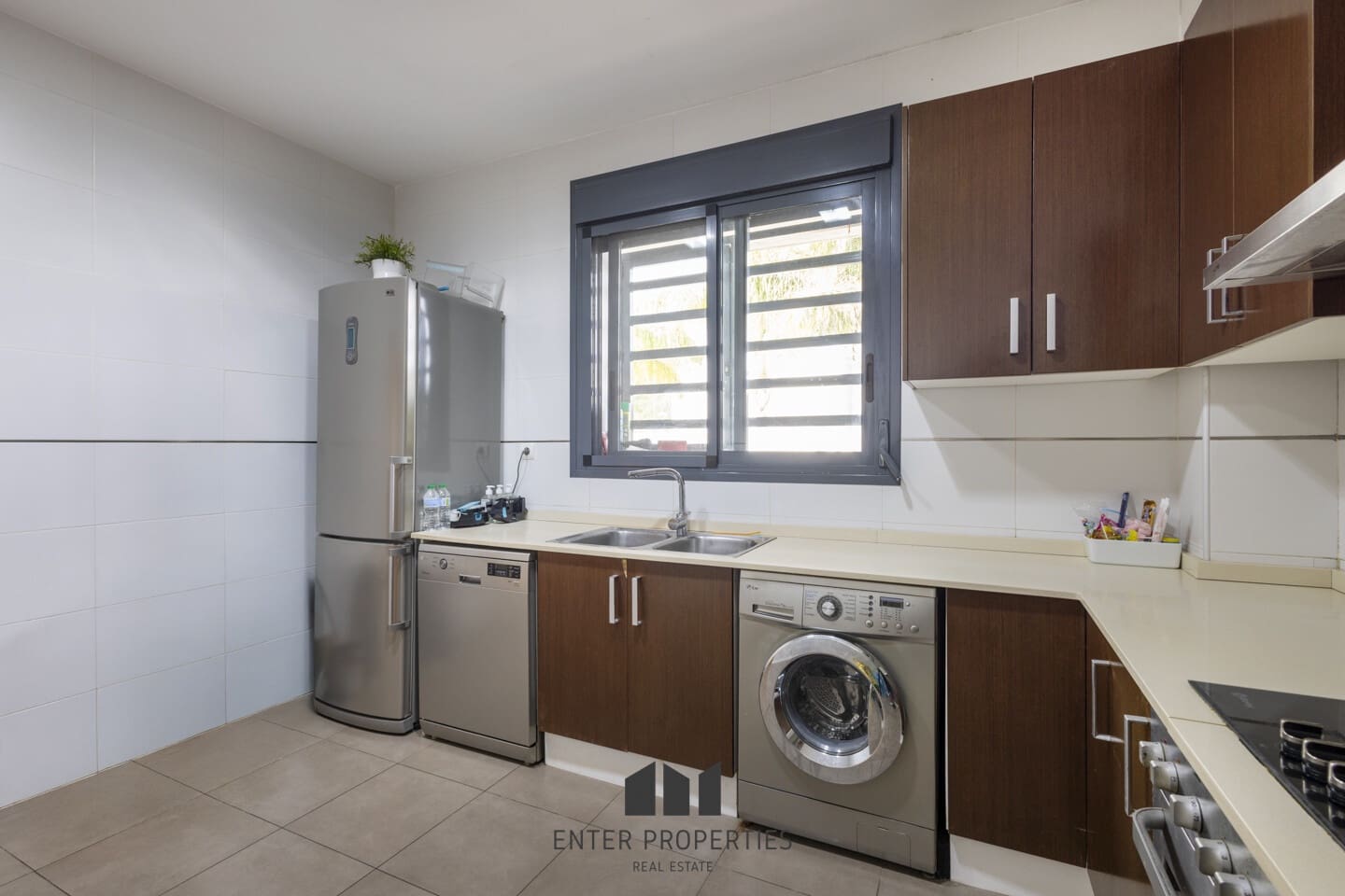 3 soverom Villa til salgs i Montserrat med svømmebasseng garasje - € 349 000 (Ref: 9450408)