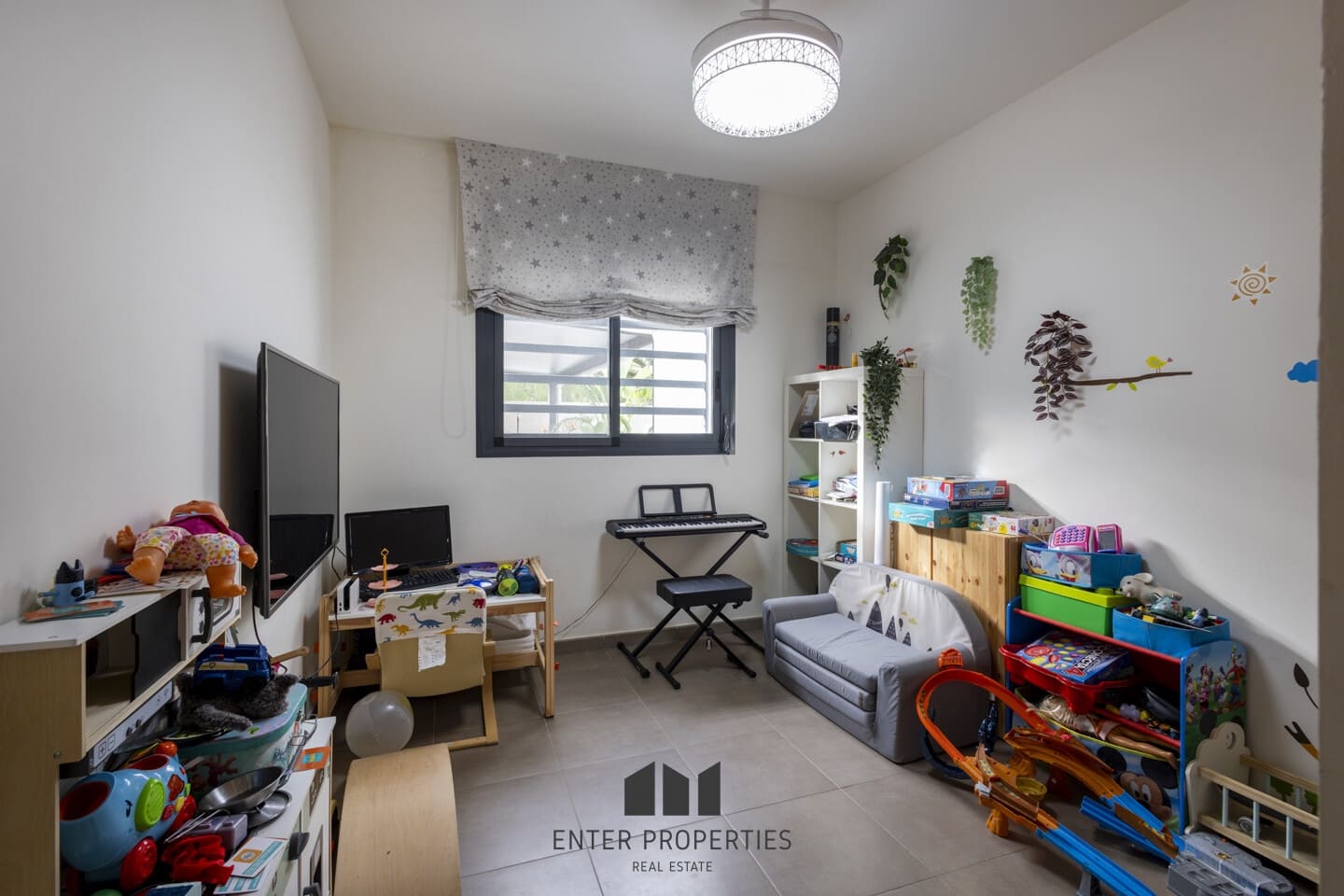 3 soverom Villa til salgs i Montserrat med svømmebasseng garasje - € 349 000 (Ref: 9450408)