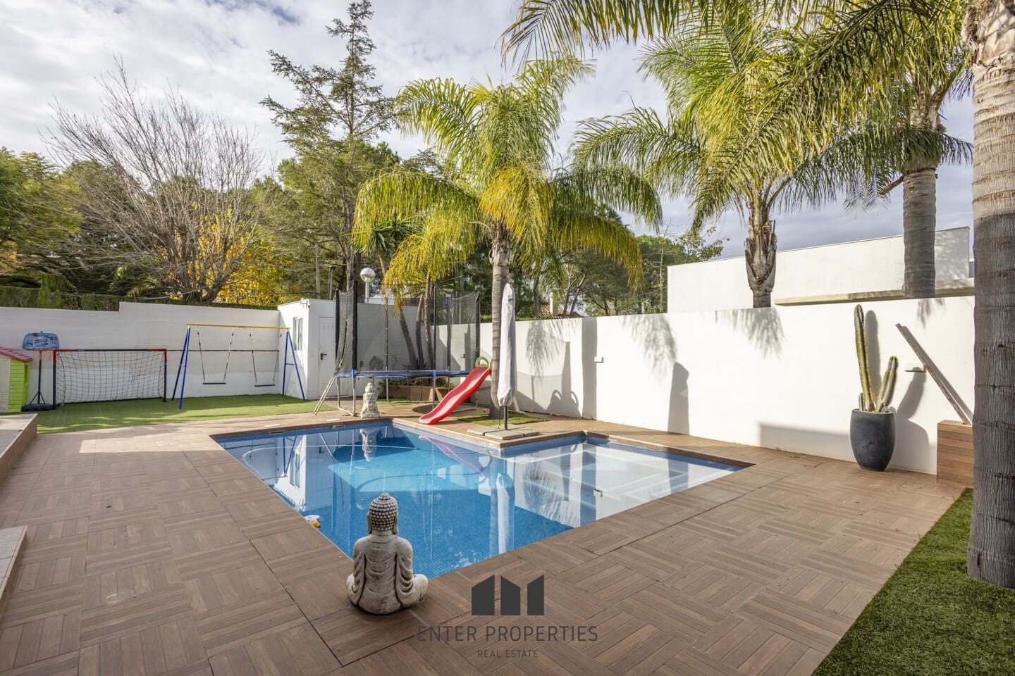 3 soverom Villa til salgs i Montserrat med svømmebasseng garasje - € 349 000 (Ref: 9450408)