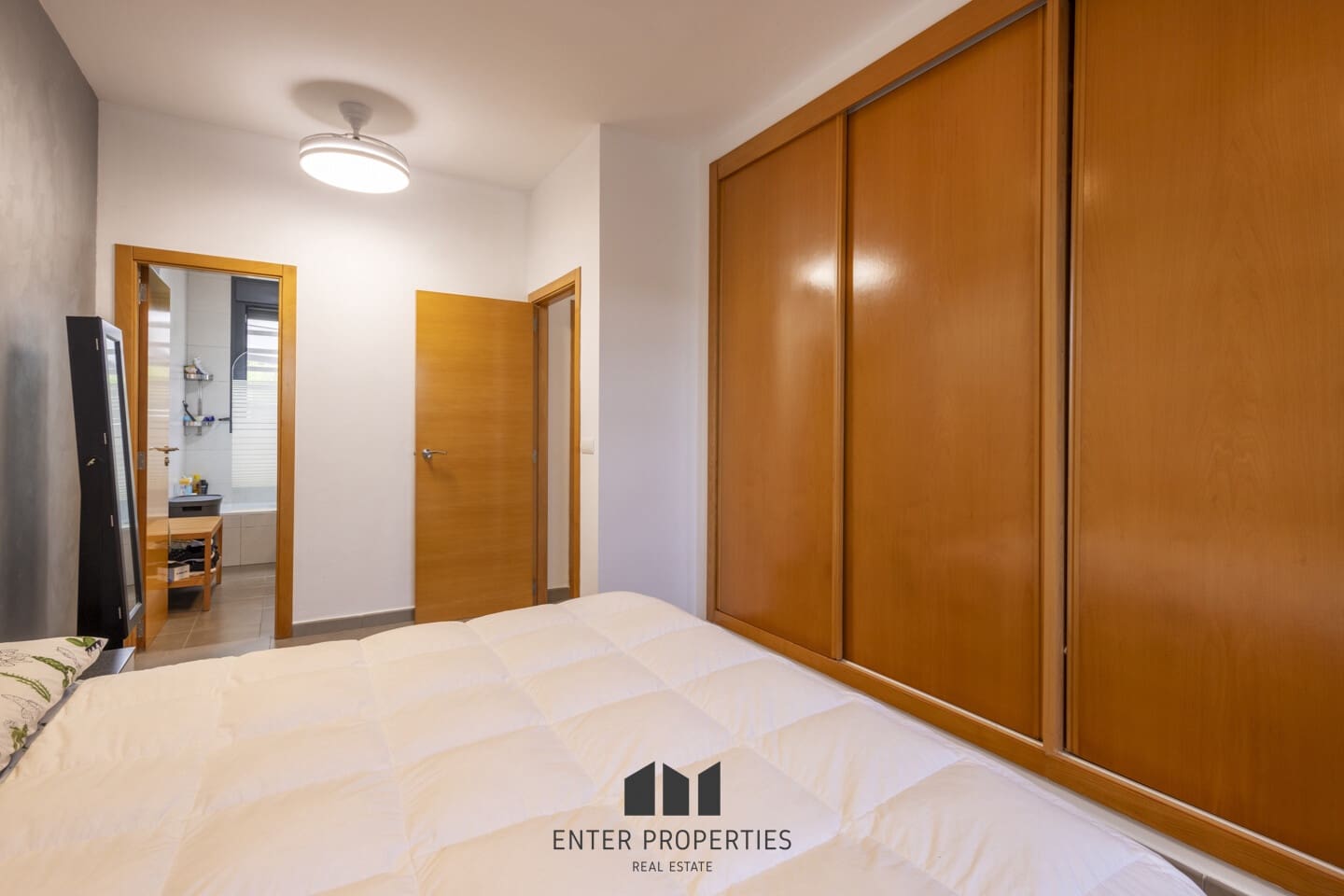 3 soverom Villa til salgs i Montserrat med svømmebasseng garasje - € 349 000 (Ref: 9450408)