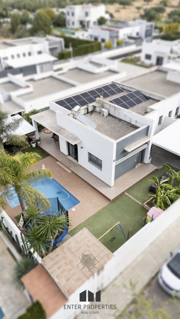 3 soverom Villa til salgs i Montserrat med svømmebasseng garasje - € 349 000 (Ref: 9450408)