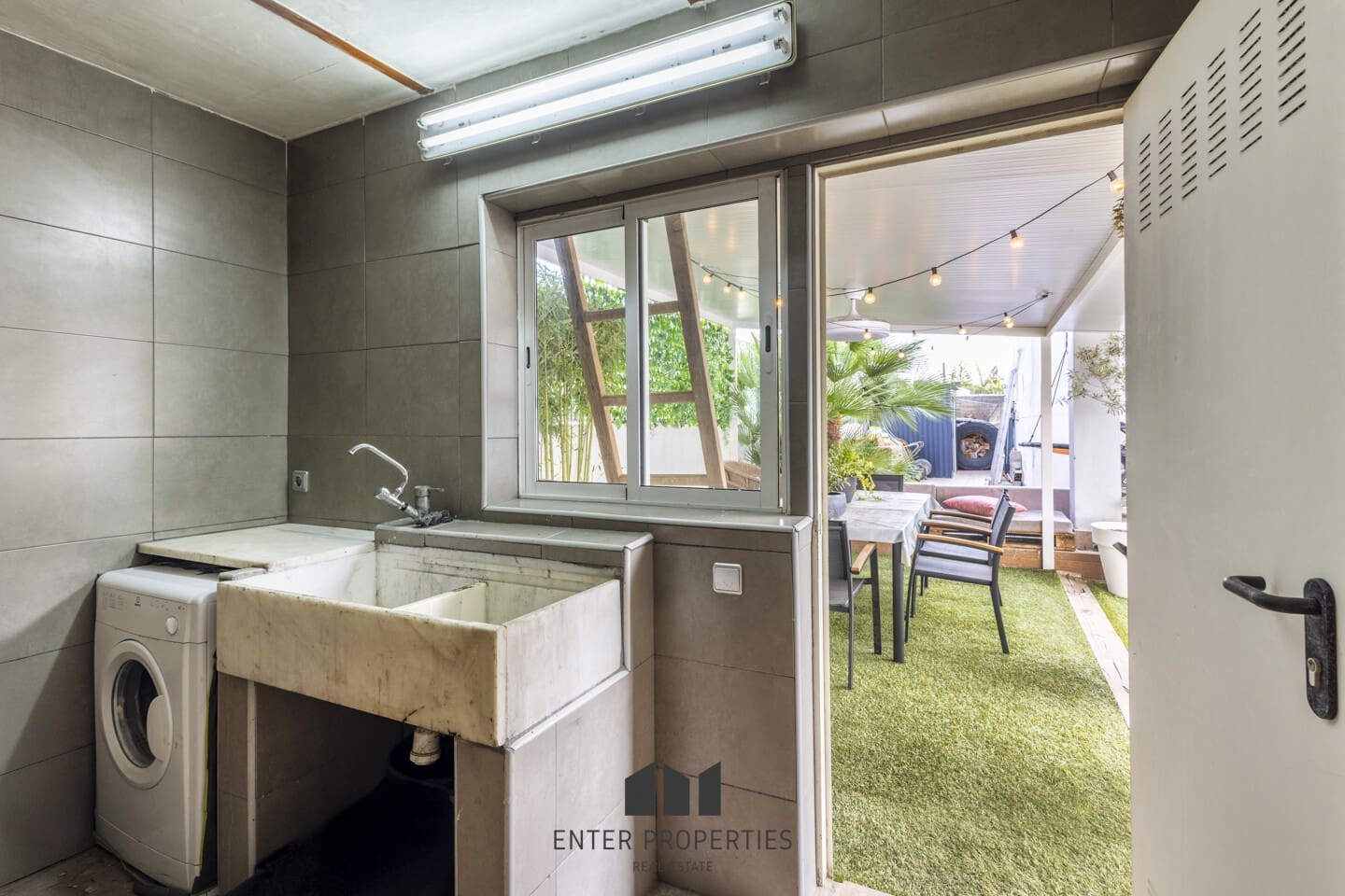 3 soverom Villa til salgs i Montserrat med svømmebasseng garasje - € 349 000 (Ref: 9450408)