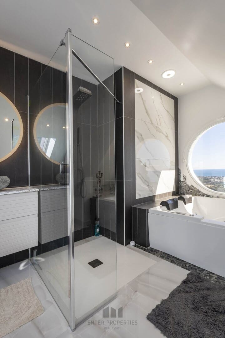 7 bedroom Villa for sale in Calpe / Calp with pool garage - € 2,995,000 (Ref: 9508197)