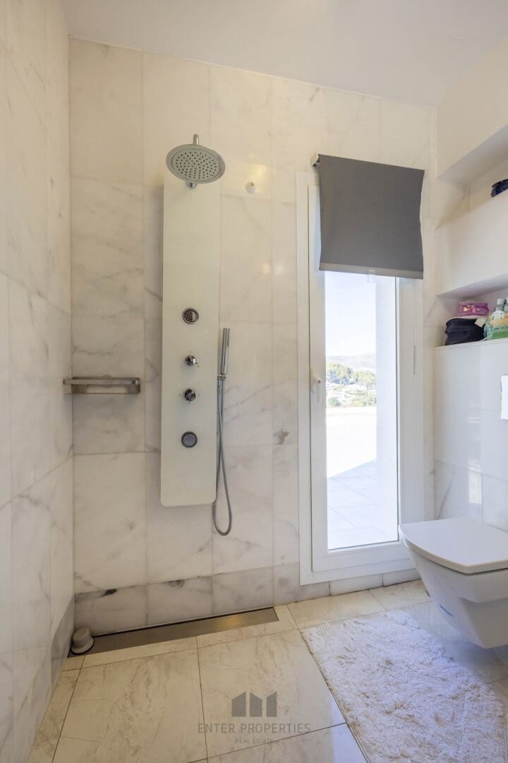 7 bedroom Villa for sale in Calpe / Calp with pool garage - € 2,995,000 (Ref: 9508197)