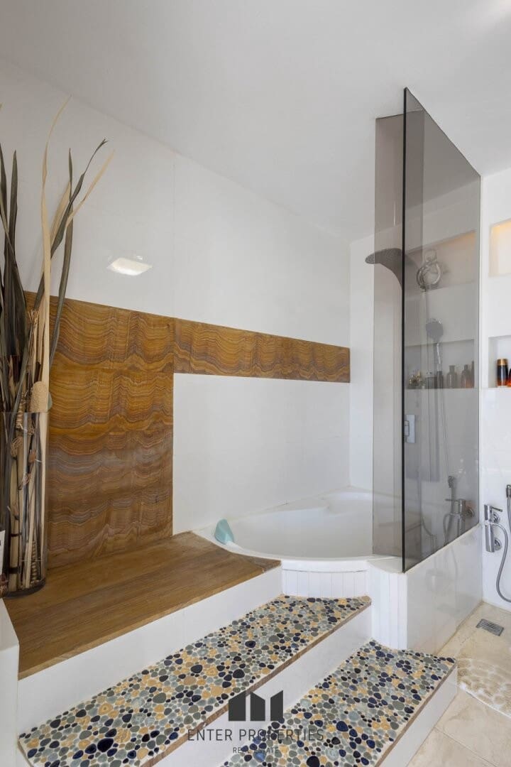 7 bedroom Villa for sale in Calpe / Calp with pool garage - € 2,995,000 (Ref: 9508197)