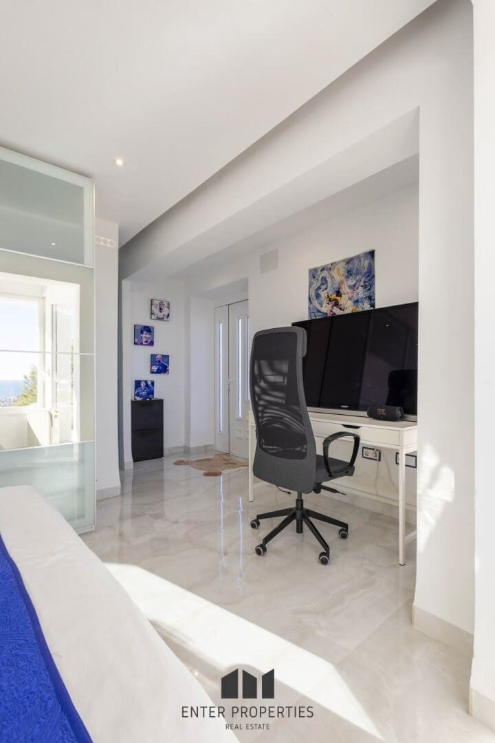 7 bedroom Villa for sale in Calpe / Calp with pool garage - € 2,995,000 (Ref: 9508197)