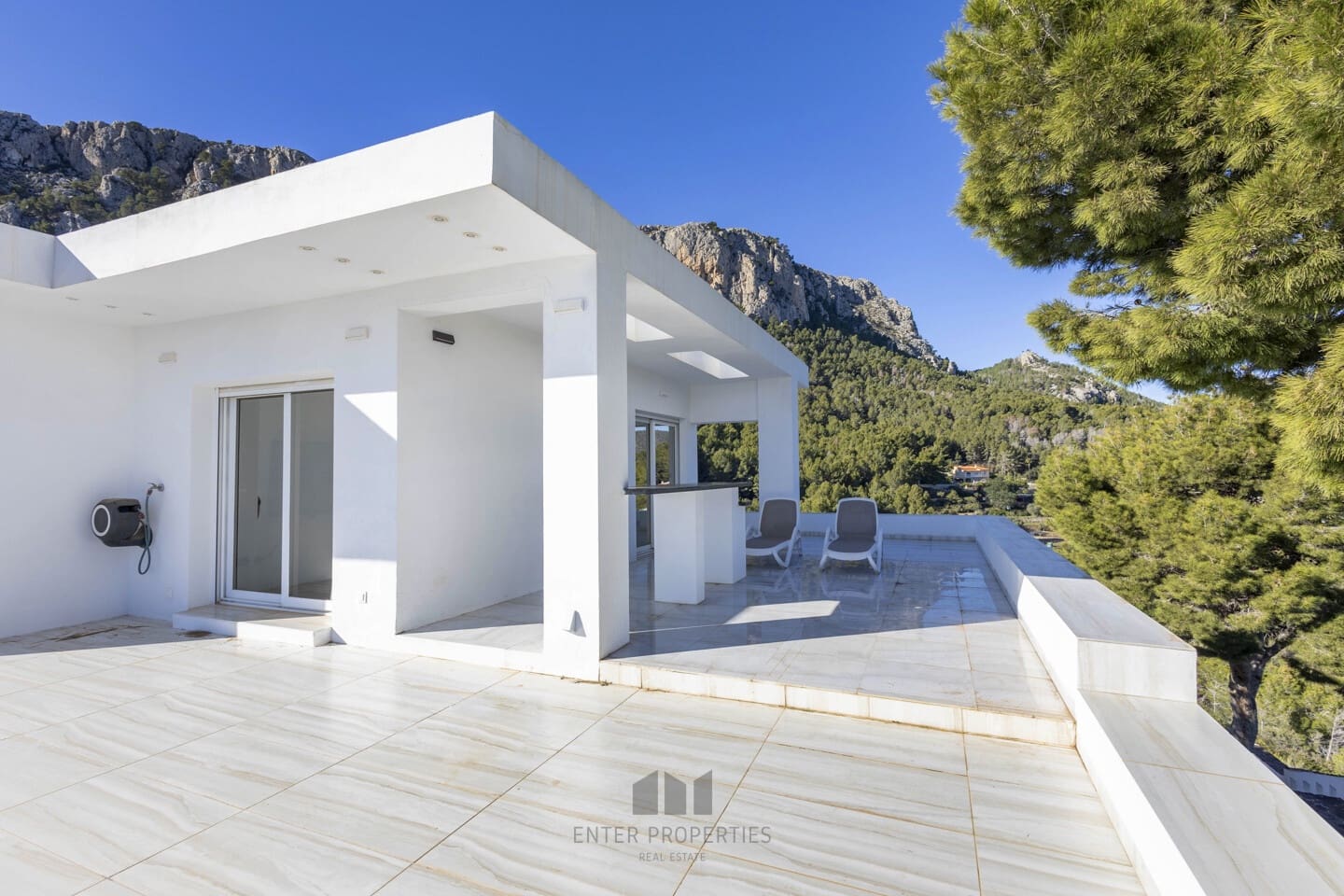 7 bedroom Villa for sale in Calpe / Calp with pool garage - € 2,995,000 (Ref: 9508197)