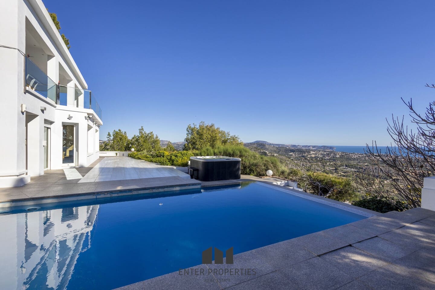 7 bedroom Villa for sale in Calpe / Calp with pool garage - € 2,995,000 (Ref: 9508197)