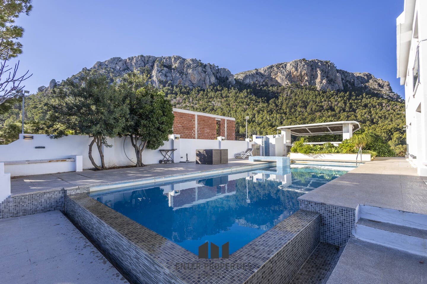 7 bedroom Villa for sale in Calpe / Calp with pool garage - € 2,995,000 (Ref: 9508197)