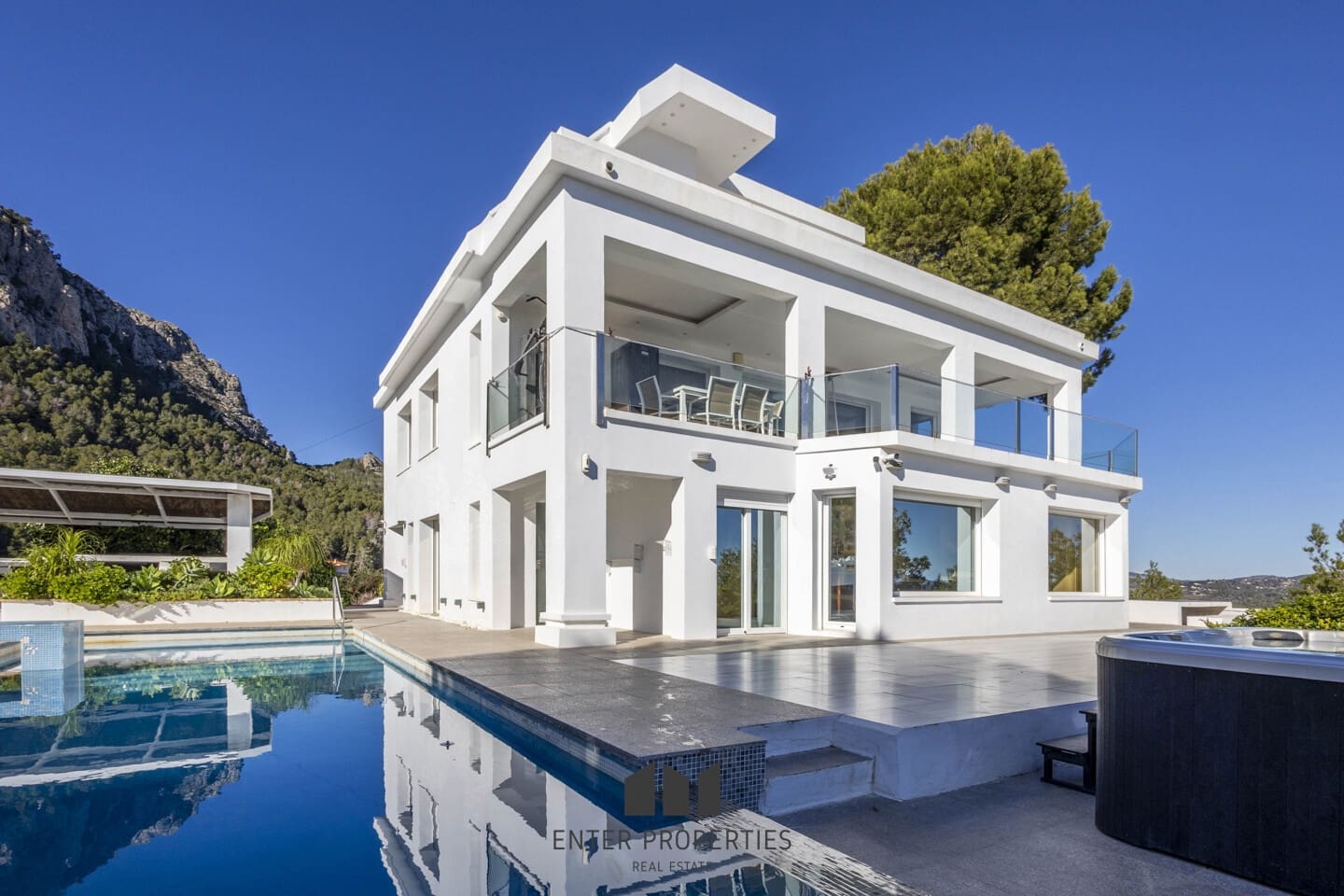7 bedroom Villa for sale in Calpe / Calp with pool garage - € 2,995,000 (Ref: 9508197)