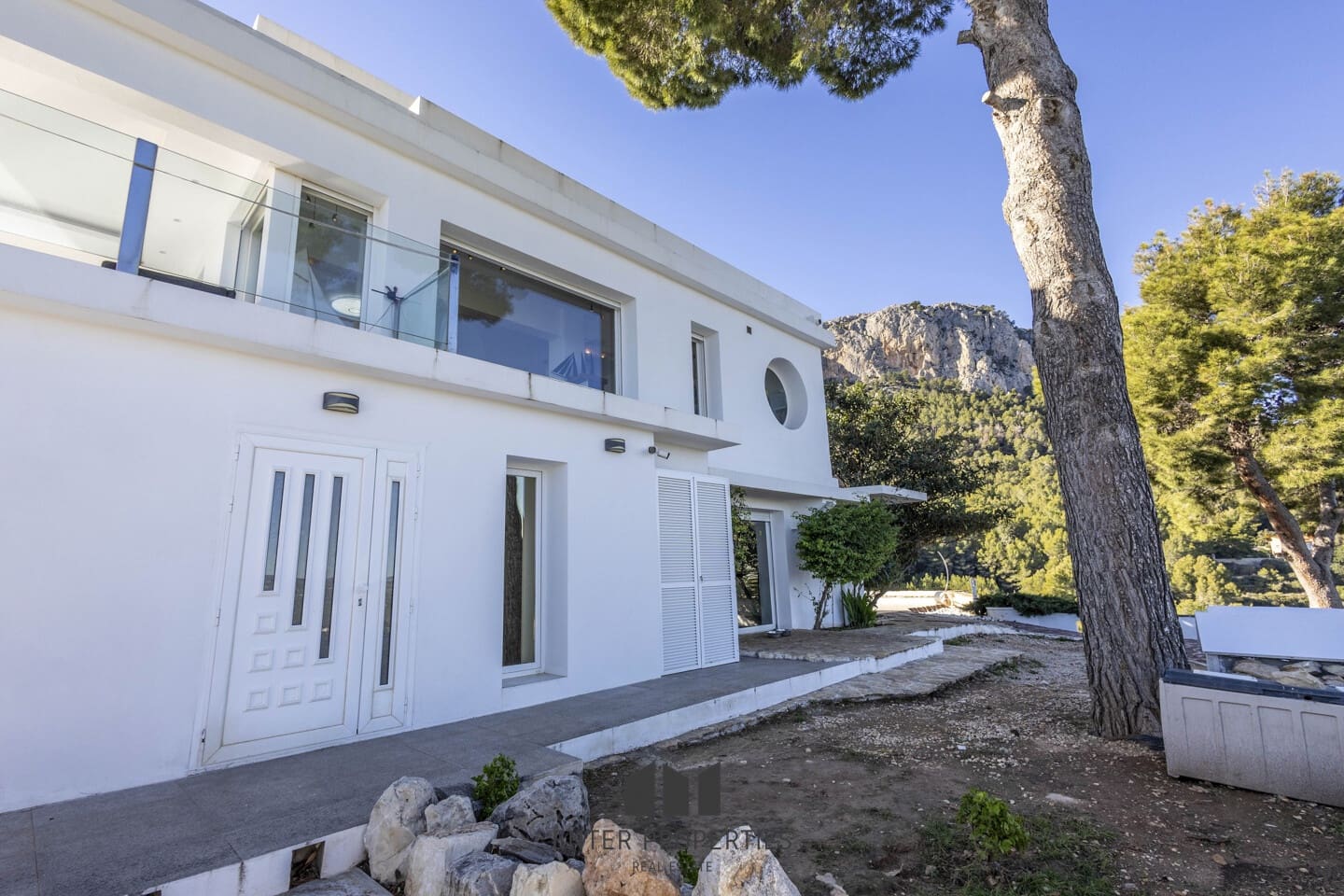 7 bedroom Villa for sale in Calpe / Calp with pool garage - € 2,995,000 (Ref: 9508197)