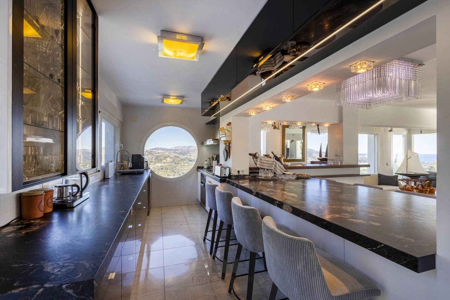 7 bedroom Villa for sale in Calpe / Calp with pool garage - € 2,995,000 (Ref: 9508197)