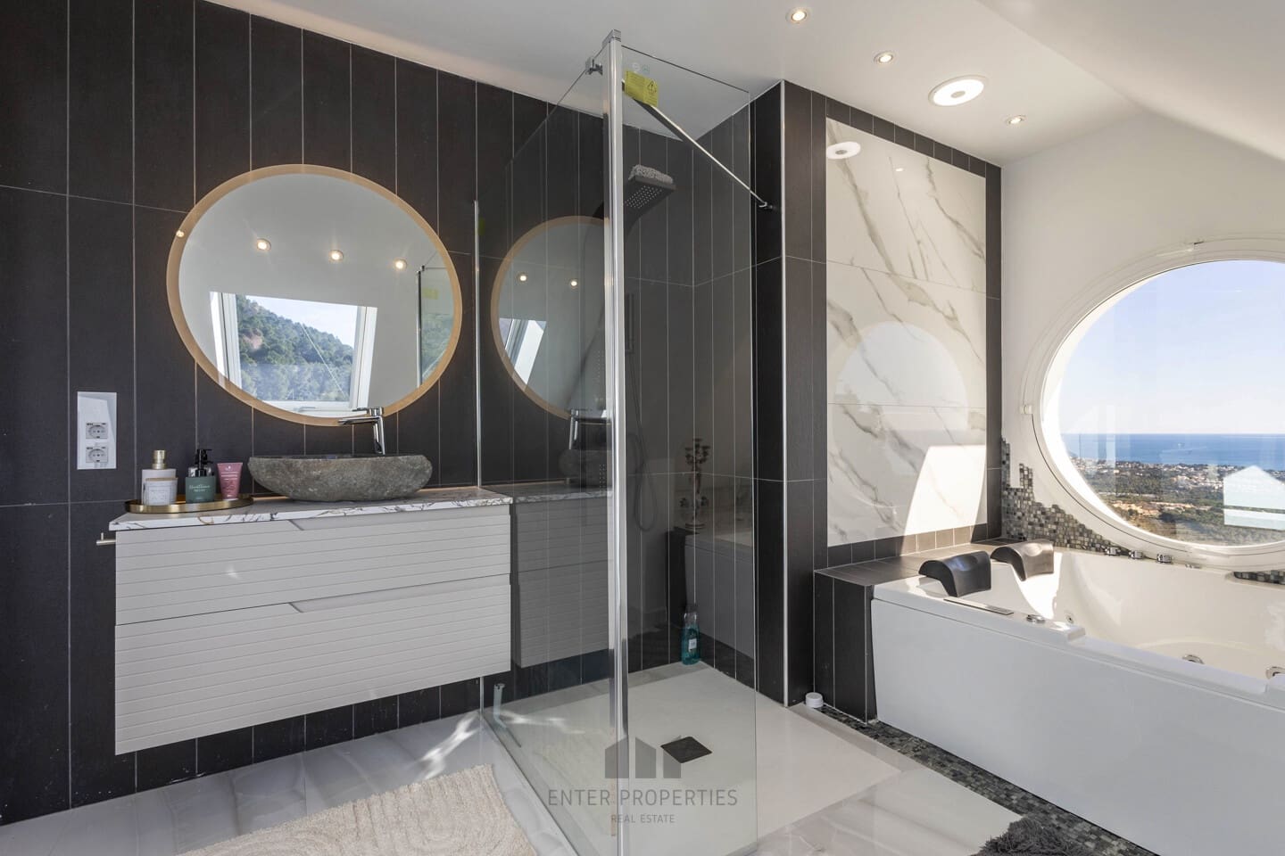 7 bedroom Villa for sale in Calpe / Calp with pool garage - € 2,995,000 (Ref: 9508197)