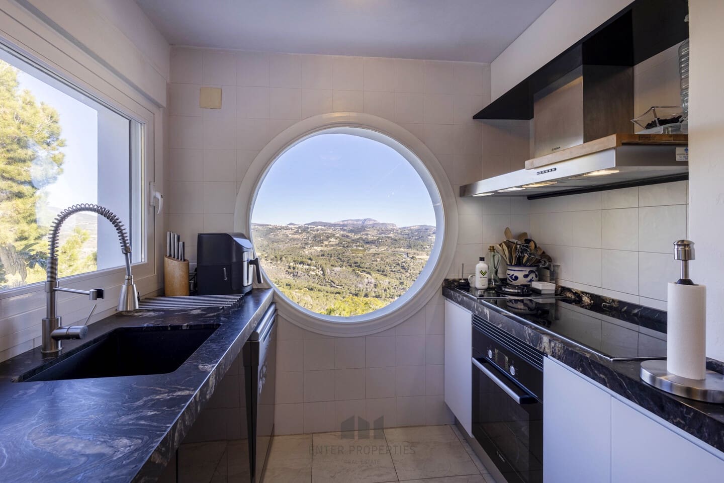 7 bedroom Villa for sale in Calpe / Calp with pool garage - € 2,995,000 (Ref: 9508197)