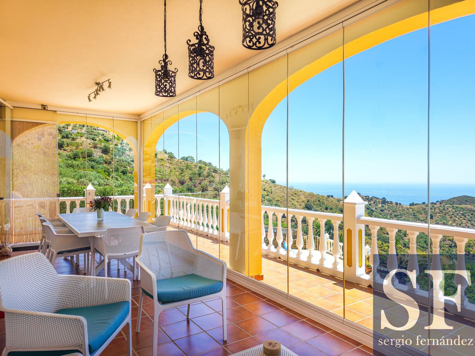 4 bedroom Villa for sale in Arenas with pool garage - € 895,000 (Ref: 10024397)