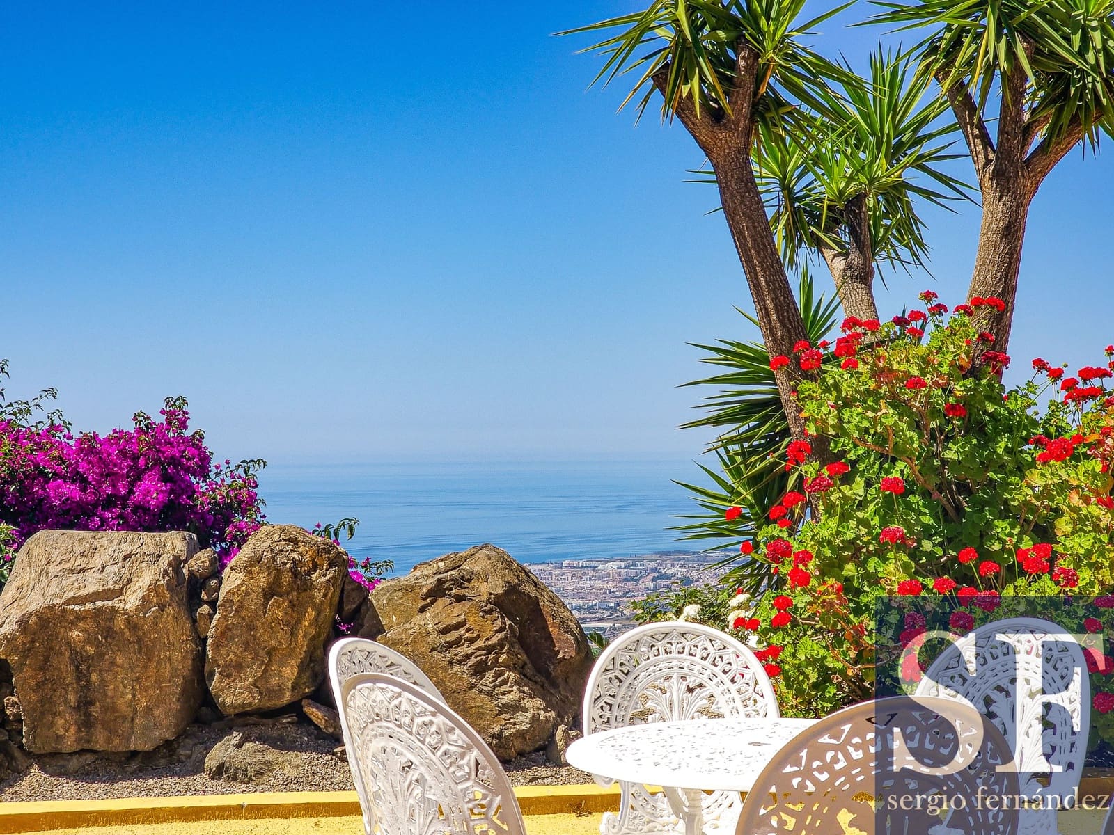 4 bedroom Villa for sale in Arenas with pool garage - € 895,000 (Ref: 10024397)