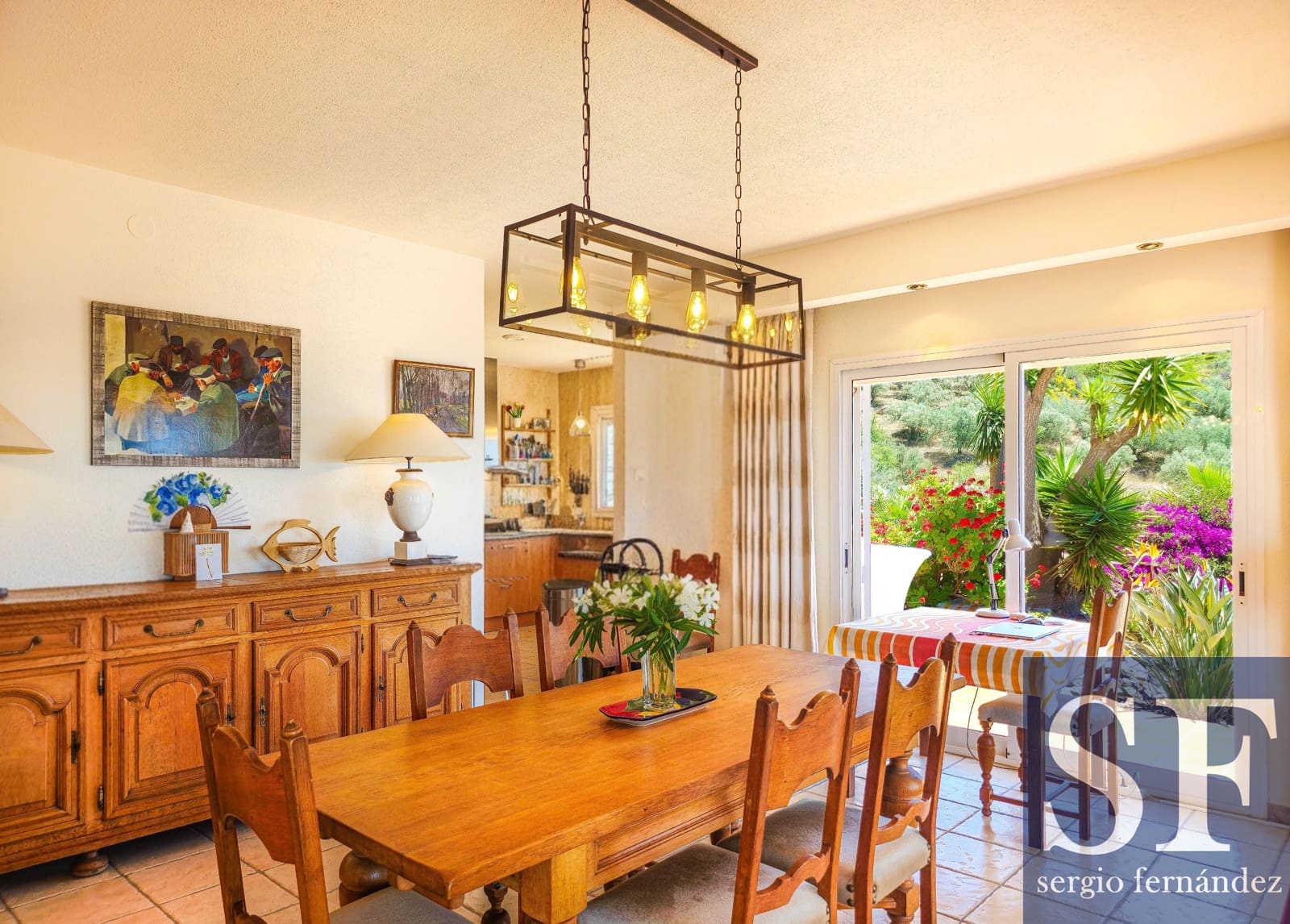 4 bedroom Villa for sale in Arenas with pool garage - € 895,000 (Ref: 10024397)