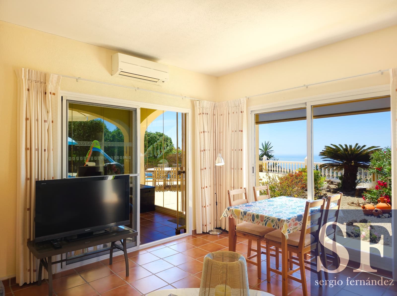 4 bedroom Villa for sale in Arenas with pool garage - € 895,000 (Ref: 10024397)