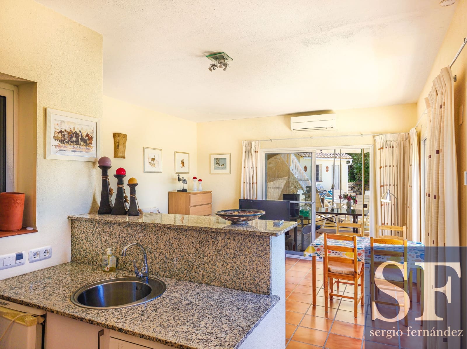 4 bedroom Villa for sale in Arenas with pool garage - € 895,000 (Ref: 10024397)