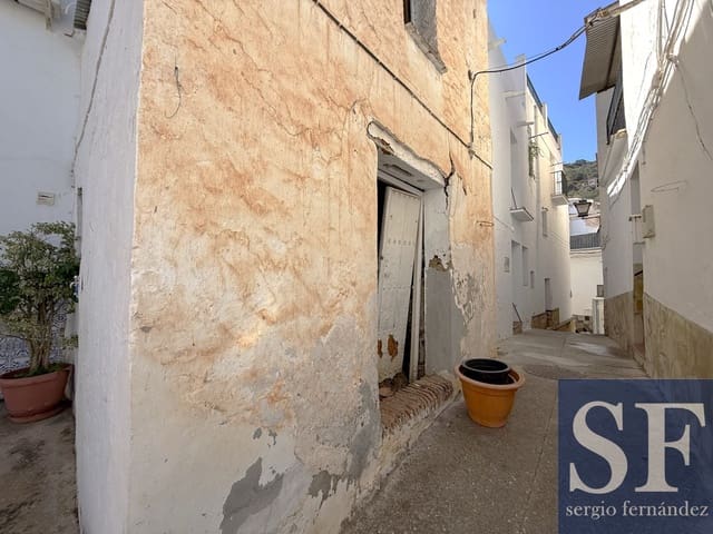 Hus til salgs i Sayalonga - € 42 000 (Ref: 10024398)
