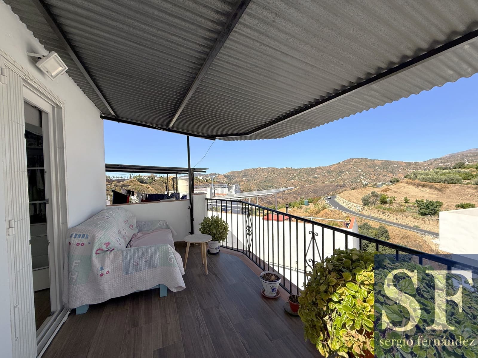 Casa de 4 habitaciones en Cómpeta en venta - 199.000 € (Ref: 10051979)