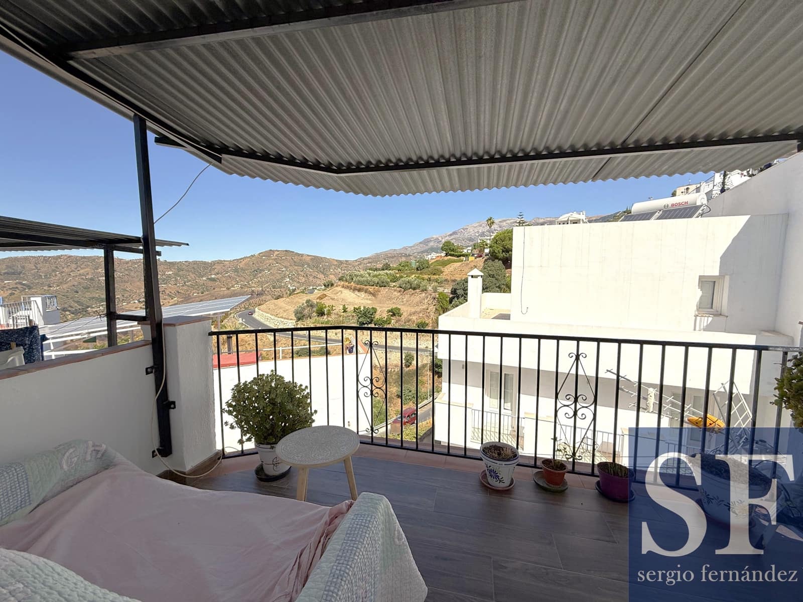 Casa de 4 habitaciones en Cómpeta en venta - 199.000 € (Ref: 10051979)