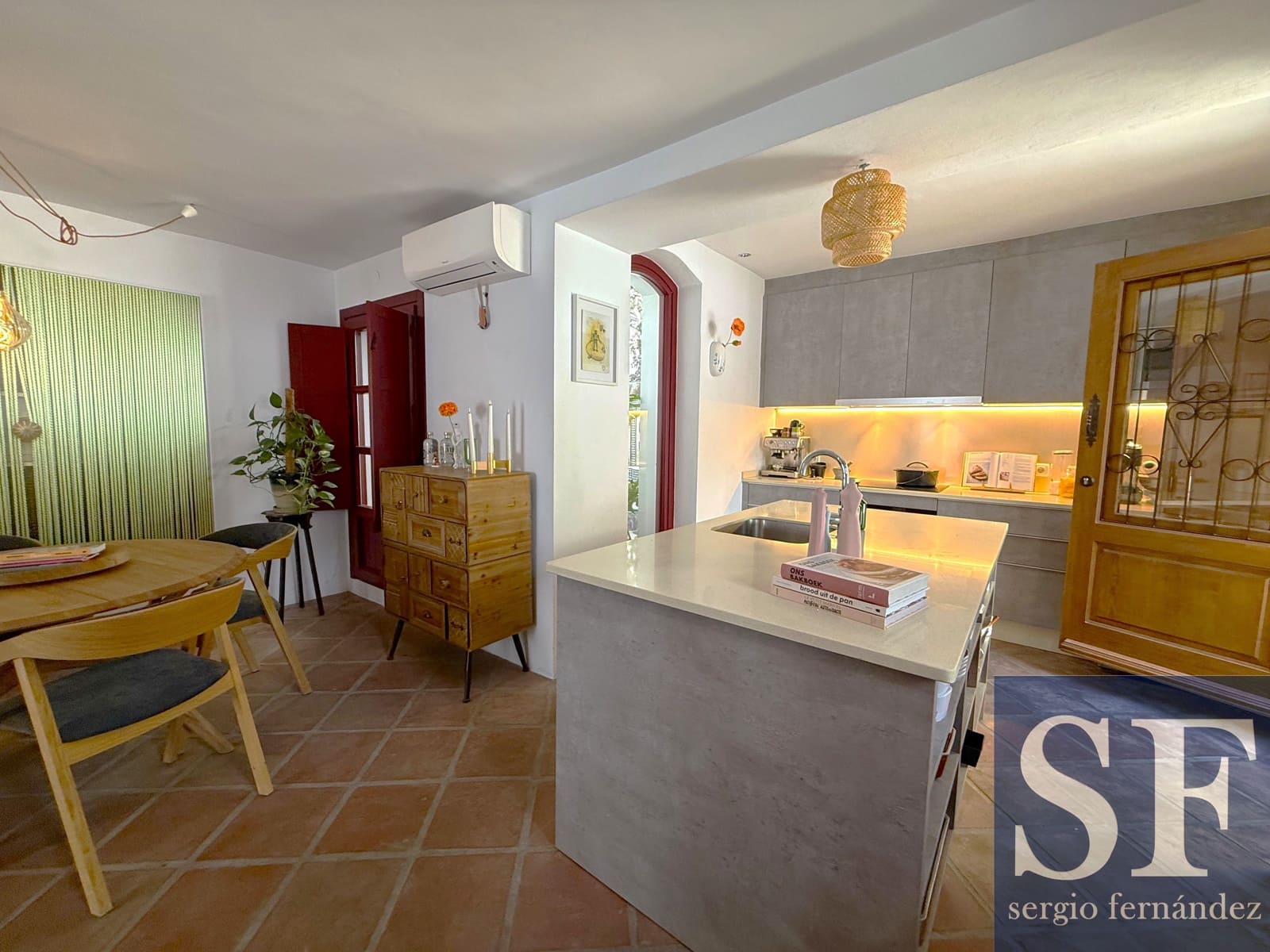 Casa de 2 habitaciones en Cómpeta en venta - 379.000 € (Ref: 10054288)