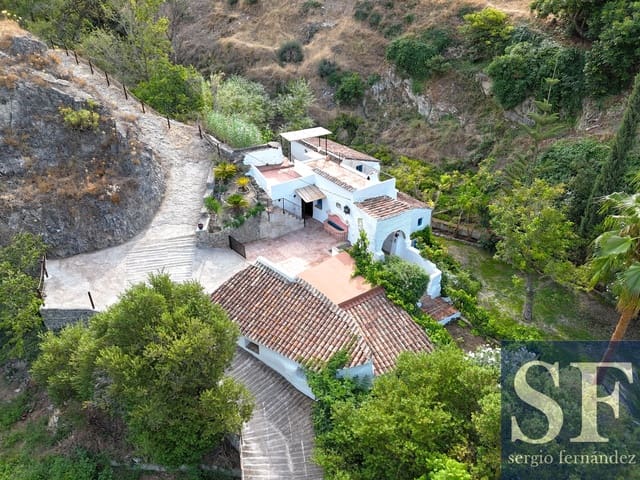 5 soverom Villa til salgs i Canillas de Albaida med svømmebasseng - € 395 000 (Ref: 10057632)
