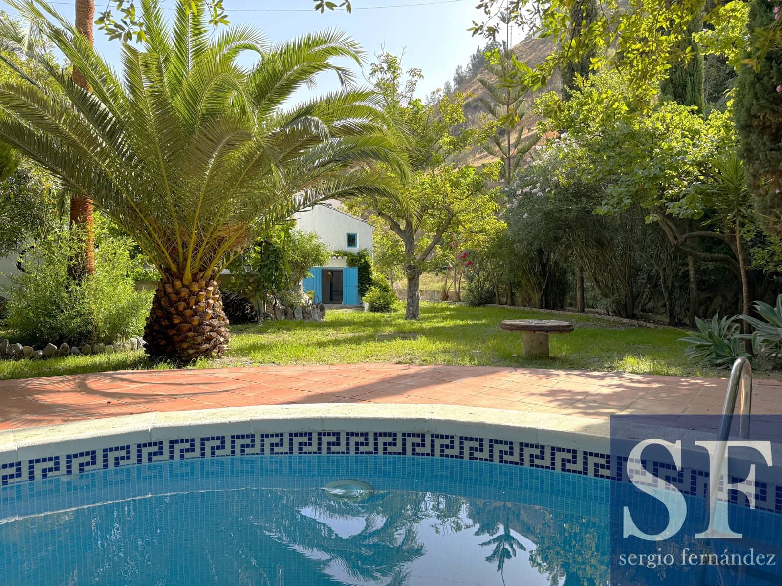 Chalet de 5 habitaciones en Canillas de Albaida en venta con piscina - 395.000 € (Ref: 10057632)