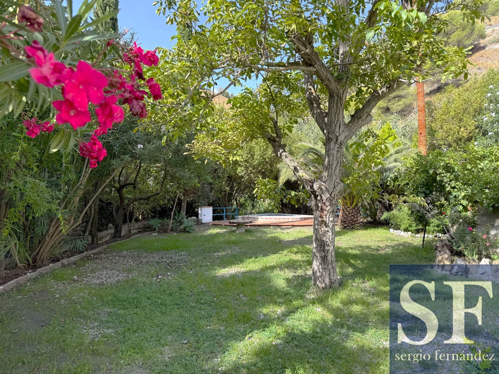 Chalet de 5 habitaciones en Canillas de Albaida en venta con piscina - 395.000 € (Ref: 10057632)
