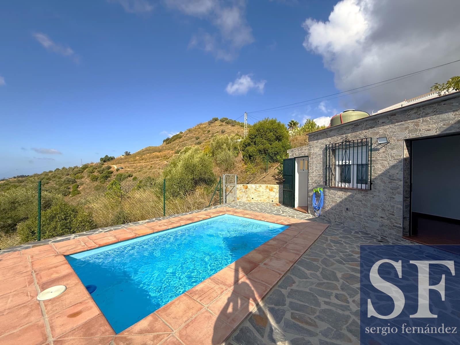 2 bedroom Villa for holiday rental in Torrox with pool - € 1,350 (Ref: 10078933)