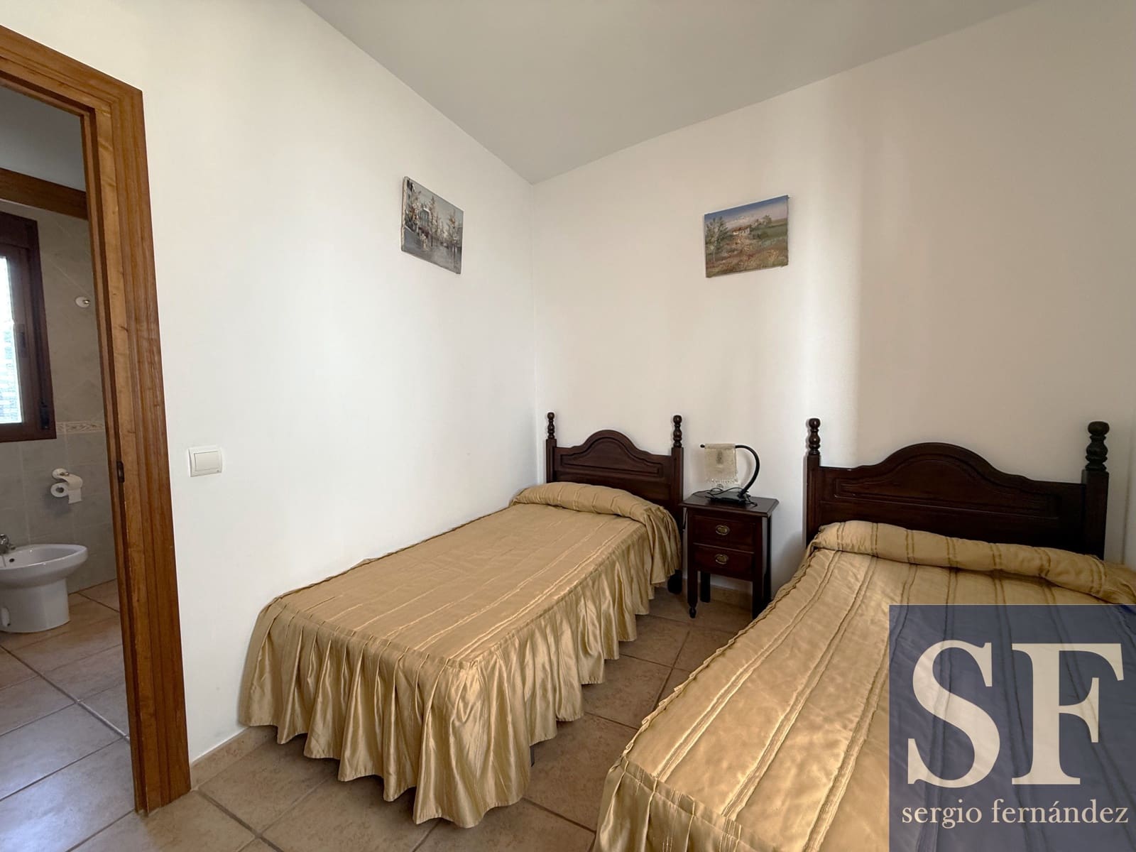 2 quarto Casa em Banda para venda em Corumbela com garagem - 175 000 € (Ref: 10160525)