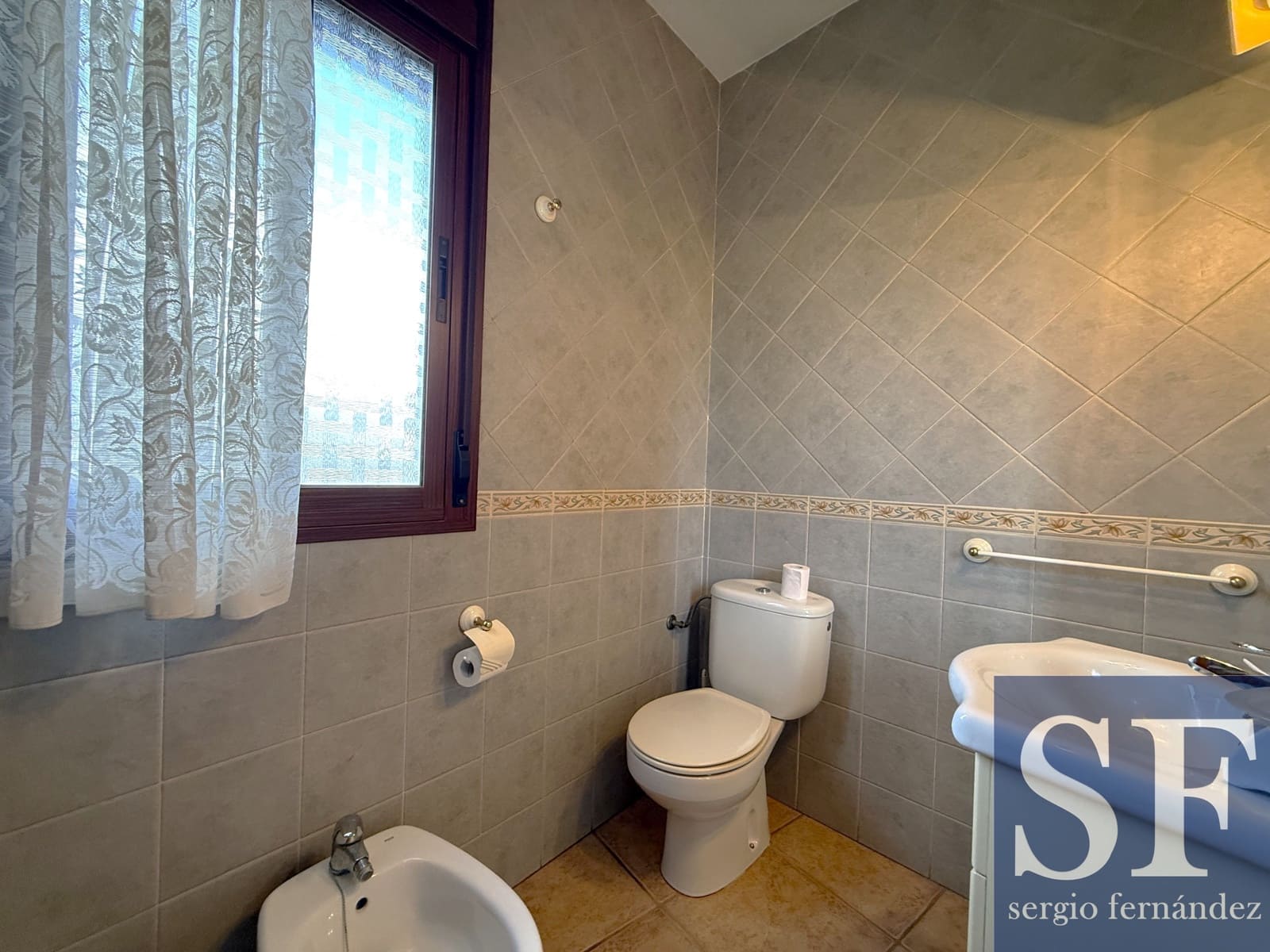 2 quarto Casa em Banda para venda em Corumbela com garagem - 175 000 € (Ref: 10160525)