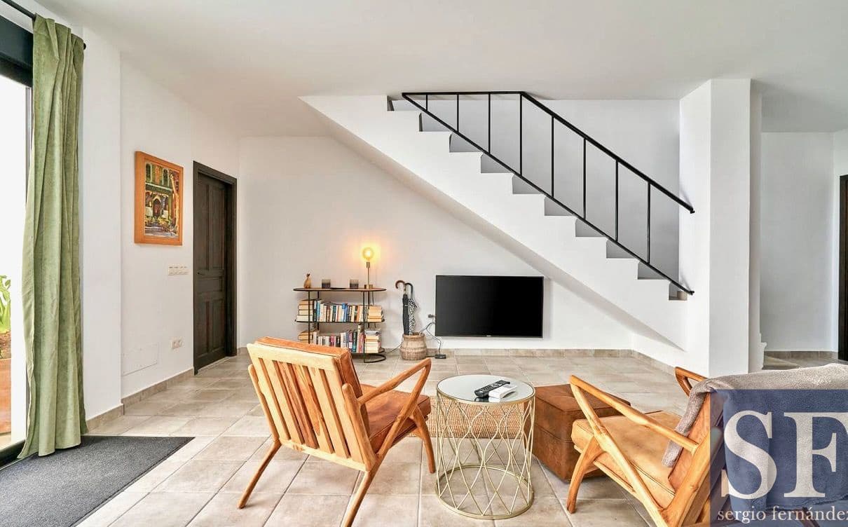 3 makuuhuone Omakotitalo myytävänä paikassa Canillas de Albaida mukana uima-altaan - 515 000 € (Ref: 10182208)