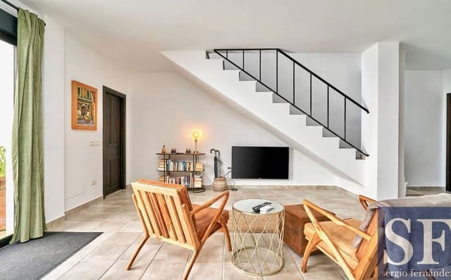3 makuuhuone Omakotitalo myytävänä paikassa Canillas de Albaida mukana uima-altaan - 515 000 € (Ref: 10182208)