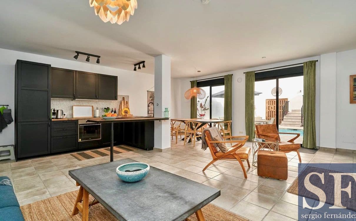 3 makuuhuone Omakotitalo myytävänä paikassa Canillas de Albaida mukana uima-altaan - 515 000 € (Ref: 10182208)