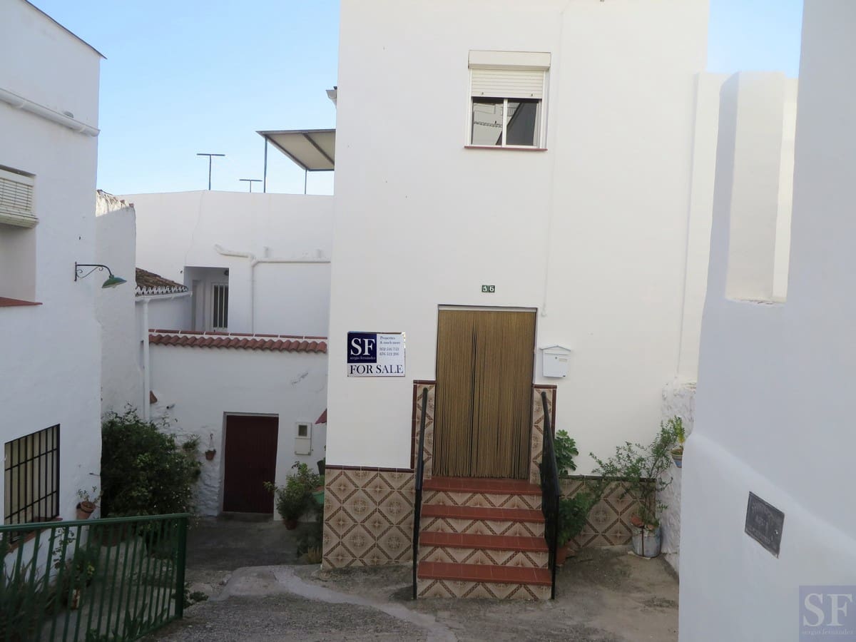 9 bedroom Townhouse for sale in Canillas de Albaida - € 159,000 (Ref: 3306636)