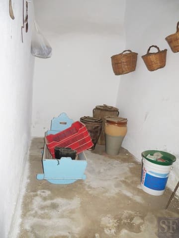 9 bedroom Townhouse for sale in Canillas de Albaida - € 159,000 (Ref: 3306636)