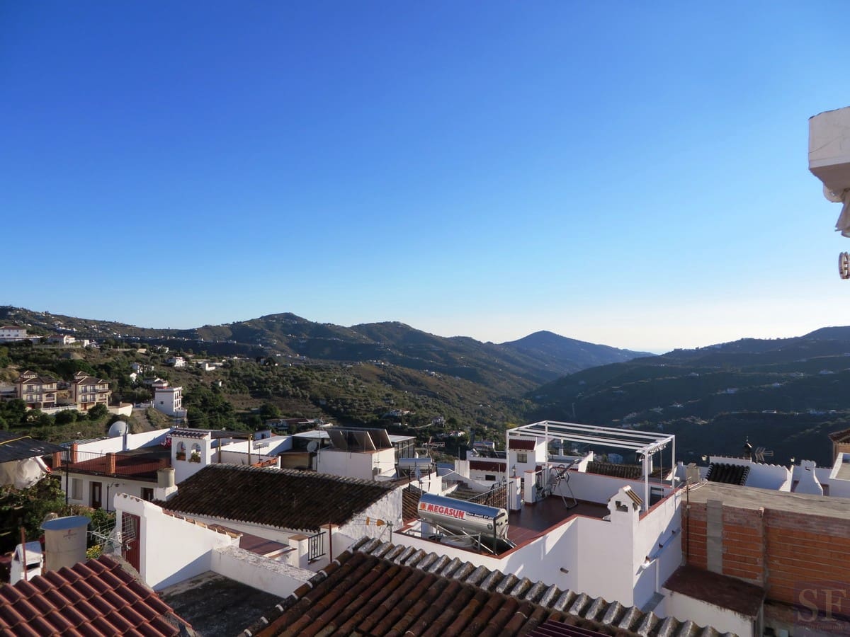 9 bedroom Townhouse for sale in Canillas de Albaida - € 159,000 (Ref: 3306636)