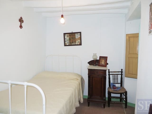 4 bedroom Townhouse for sale in Cómpeta - € 129,000 (Ref: 3306663)