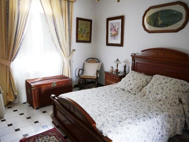 4 bedroom Townhouse for sale in Canillas de Aceituno with garage - € 390,000 (Ref: 3306686)